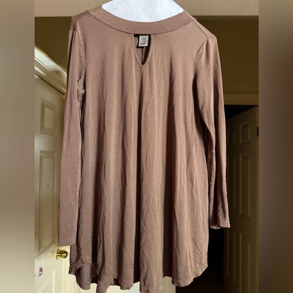 Sharon Young brown swing top.